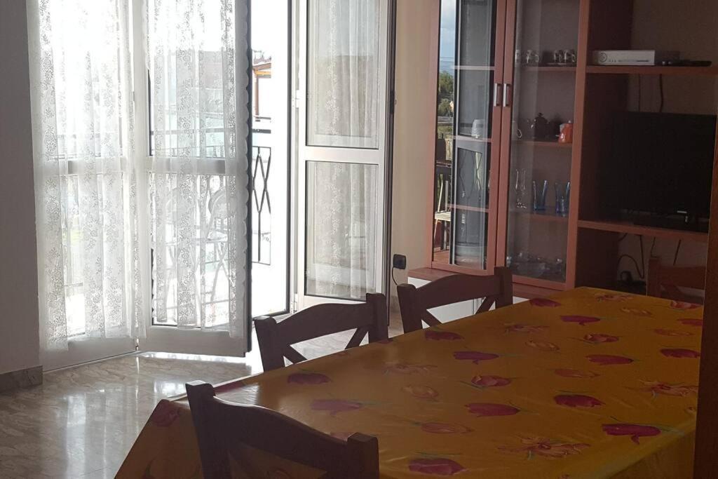 Albenga Sul Mare Famiglie Ed Amici Fino 10 Posti Apartamento Exterior foto