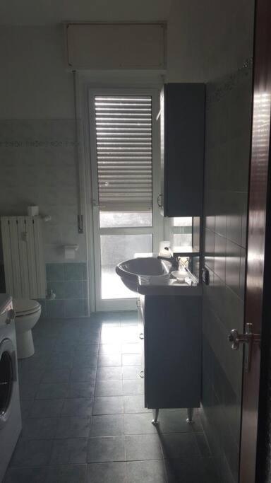 Albenga Sul Mare Famiglie Ed Amici Fino 10 Posti Apartamento Exterior foto