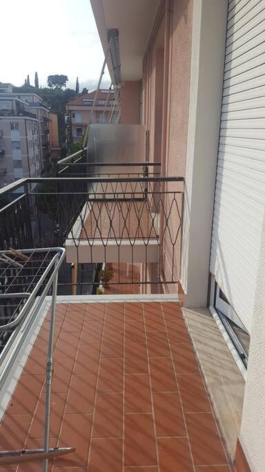 Albenga Sul Mare Famiglie Ed Amici Fino 10 Posti Apartamento Exterior foto