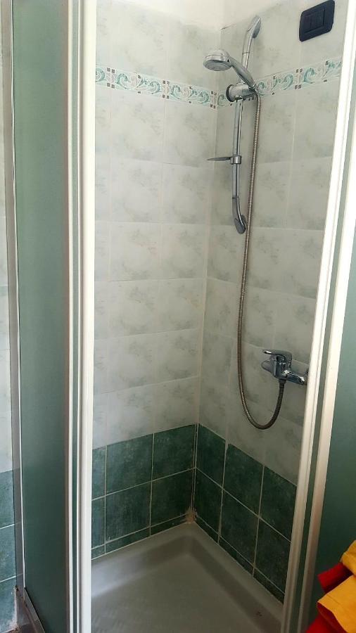 Albenga Sul Mare Famiglie Ed Amici Fino 10 Posti Apartamento Exterior foto