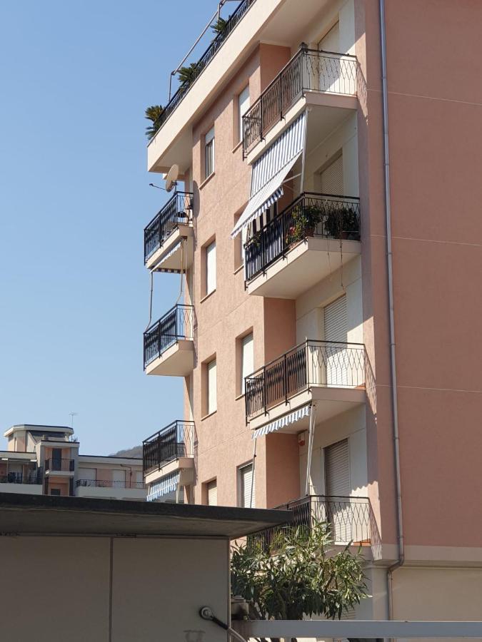 Albenga Sul Mare Famiglie Ed Amici Fino 10 Posti Apartamento Exterior foto